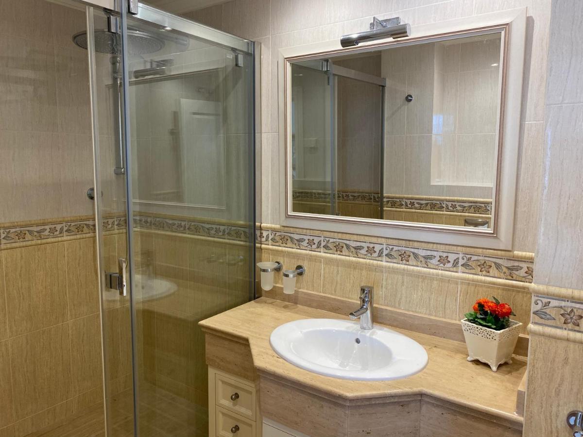 Apartamentos Villa Torreblanca ฟูเอนฮิโรลา ภายนอก รูปภาพ