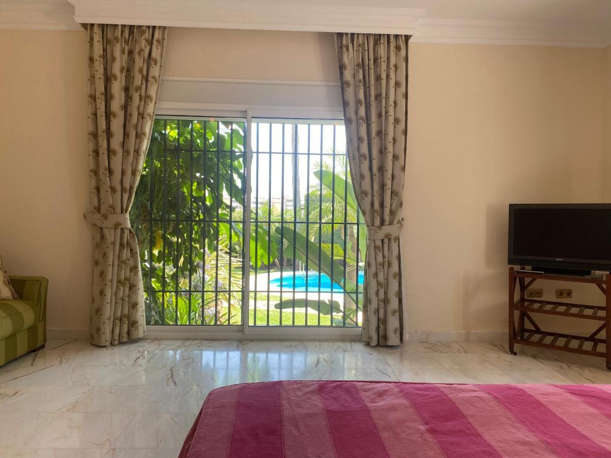 Apartamentos Villa Torreblanca ฟูเอนฮิโรลา ภายนอก รูปภาพ