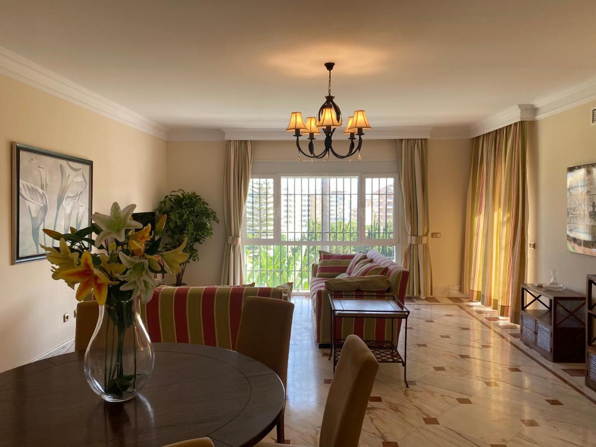 Apartamentos Villa Torreblanca ฟูเอนฮิโรลา ภายนอก รูปภาพ