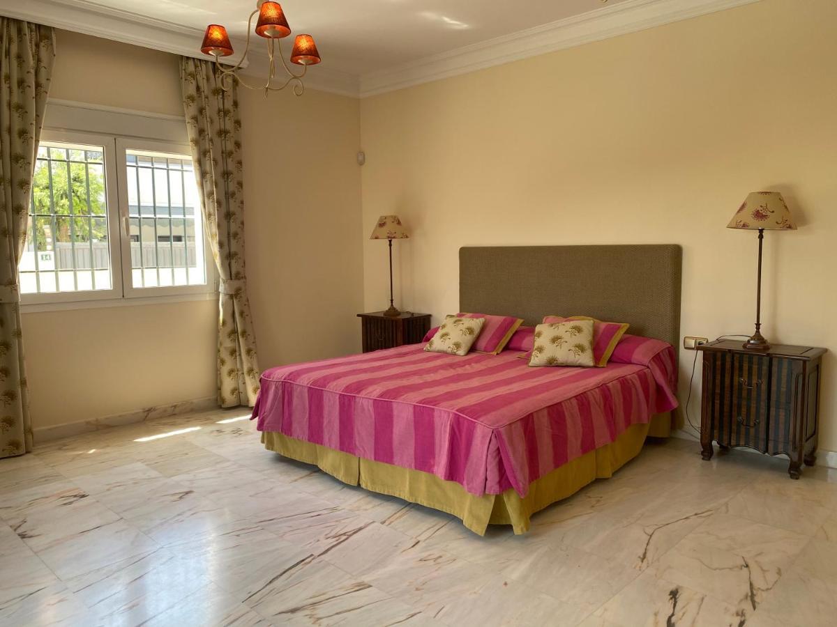 Apartamentos Villa Torreblanca ฟูเอนฮิโรลา ภายนอก รูปภาพ