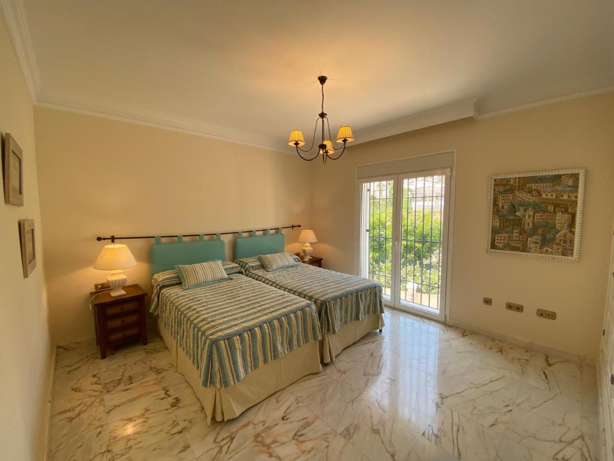 Apartamentos Villa Torreblanca ฟูเอนฮิโรลา ภายนอก รูปภาพ